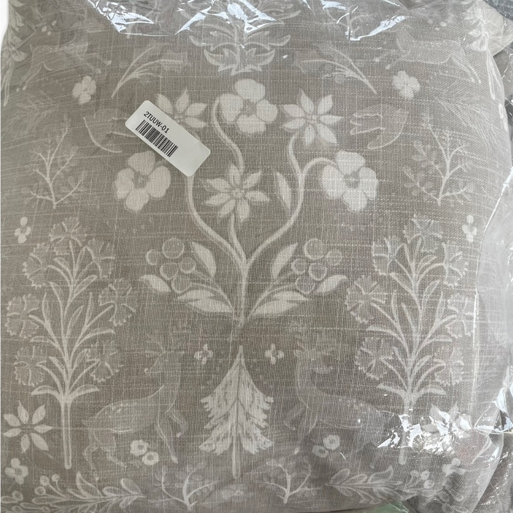 NEW Fox & Pine Forest Design Throw Pillow - Picture 2 of 6